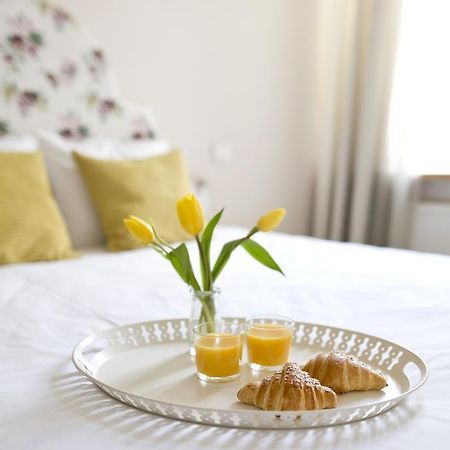 Bright Apartment In Old Town By Urban Rent Вільнюс Екстер'єр фото