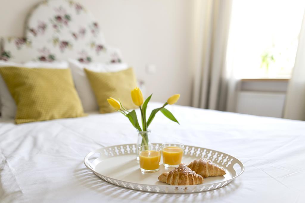 Bright Apartment In Old Town By Urban Rent Вільнюс Екстер'єр фото